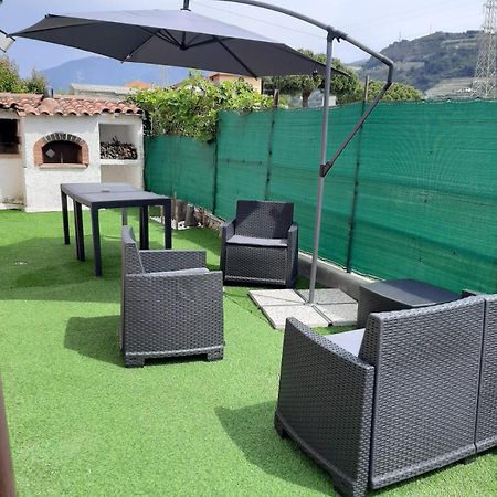 Casa Sveva, A Pochi Passi Dalle Spiagge E Dal Centro Di Arma Di Taggia. Exterior foto