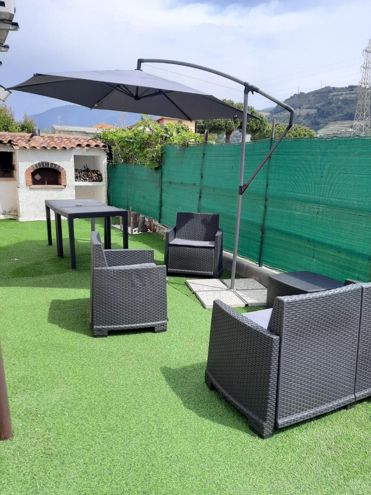 Casa Sveva, A Pochi Passi Dalle Spiagge E Dal Centro Di Arma Di Taggia. Exterior foto